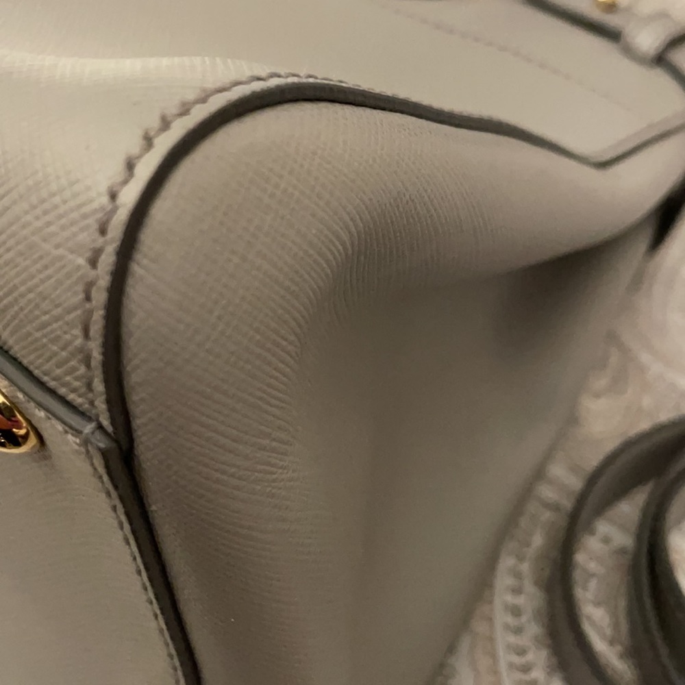 COPY - Authentic Salvatore Ferragamo gray shoulder bag. - Picture 6 of 13